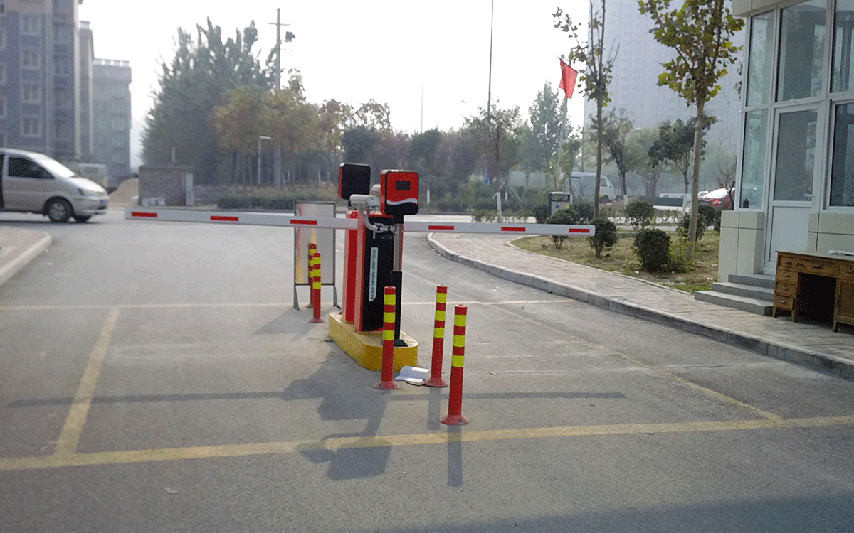 深圳道闸厂家-真地闸机