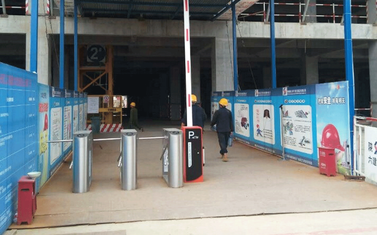 智慧小区如何选择闸机，诠释人行通道闸机的运用